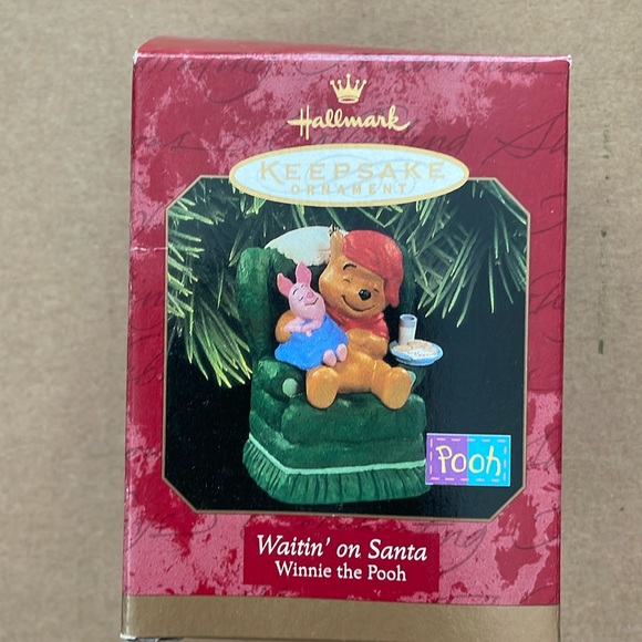 Hallmark “Waitin’ on Santa”  Winnie the Pooh Keepsake ornament ©️Disney 1997 - Picture 1 of 15